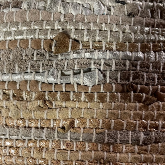 Throw pillow - Picture 5 of 5